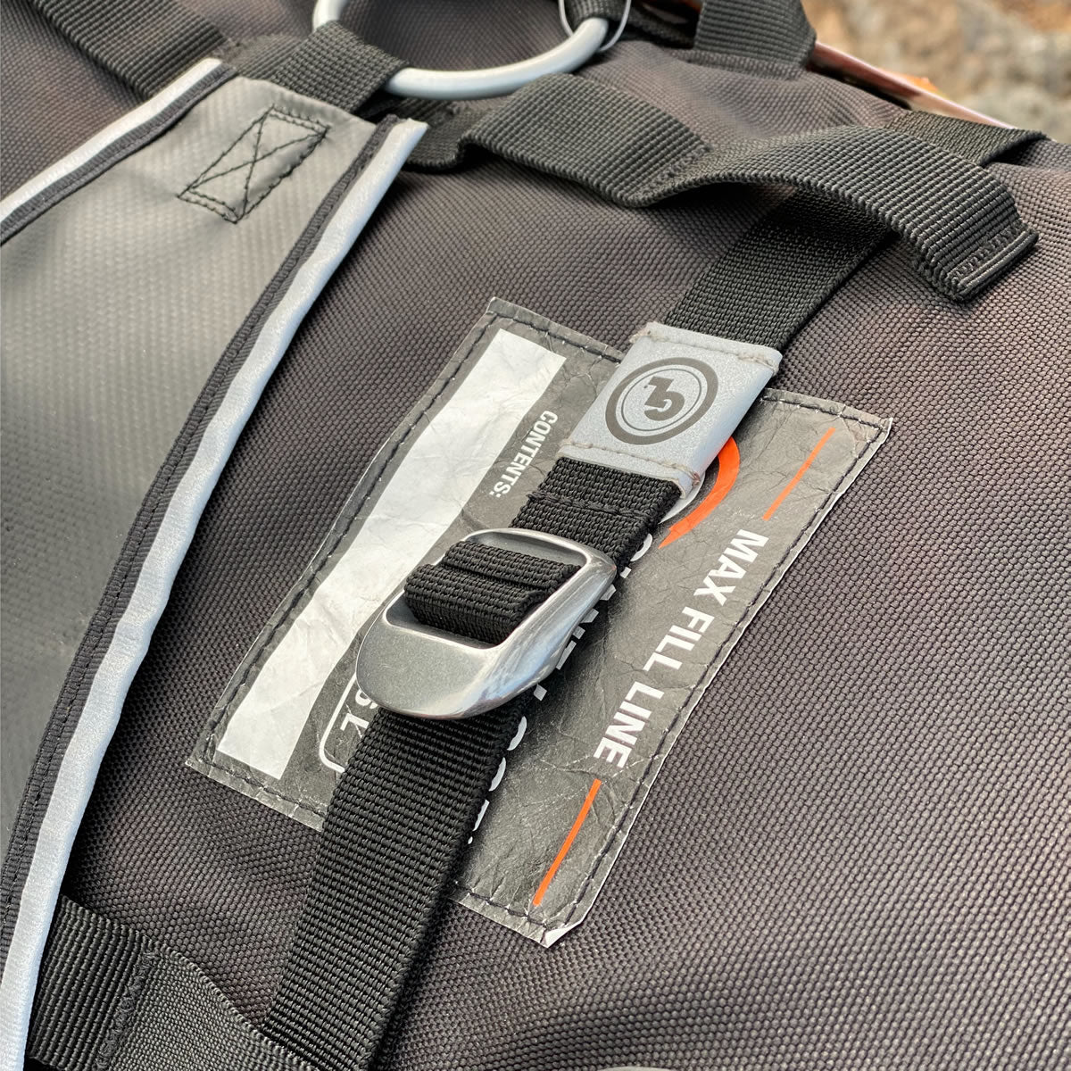 https://dualsporteurope.co.uk/cdn/shop/products/cinch-strap-with-armadillo-bag.jpg?v=1678789283&width=1445
